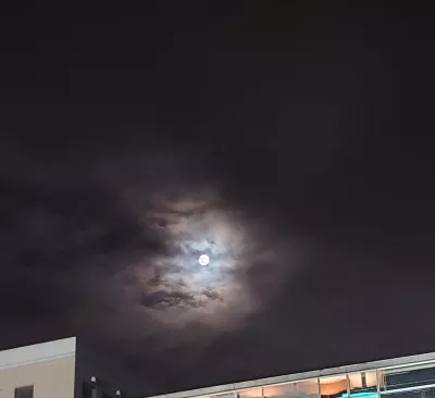 月の綺麗な夜
